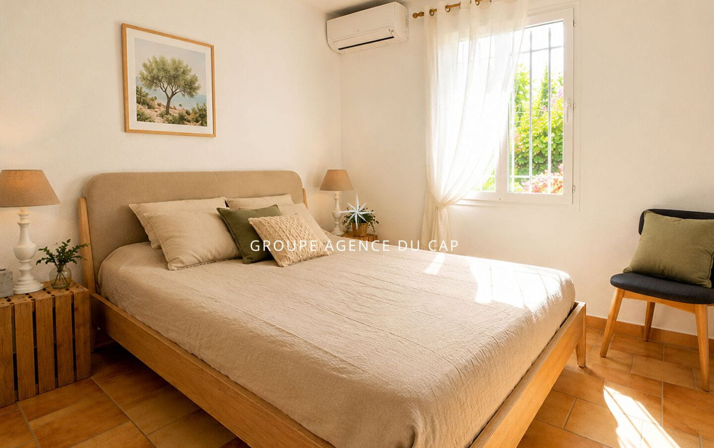 A VENDRE VILLA VUE MER DE PLAIN PIED AUX ISSAMBRES DE 111M² AVEC 3 CHAMBRES PISCINE ET GARAGE Image 9
