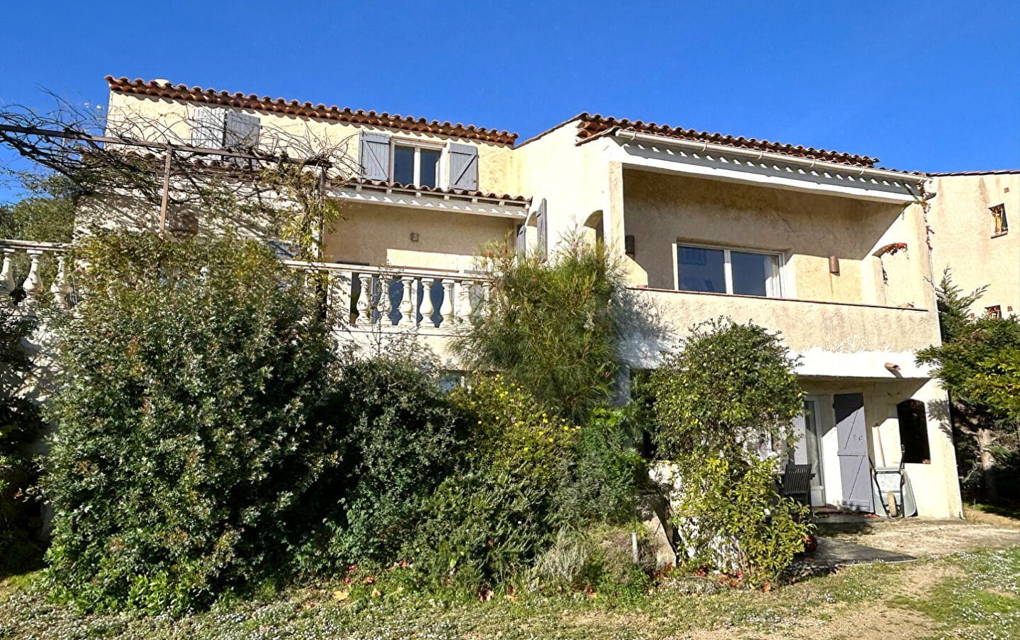 A VENDRE VILLA DE CHARME DE 160M² AVEC VUE MER 4 CHAMBRES AUX ISSAMBRES Image 17