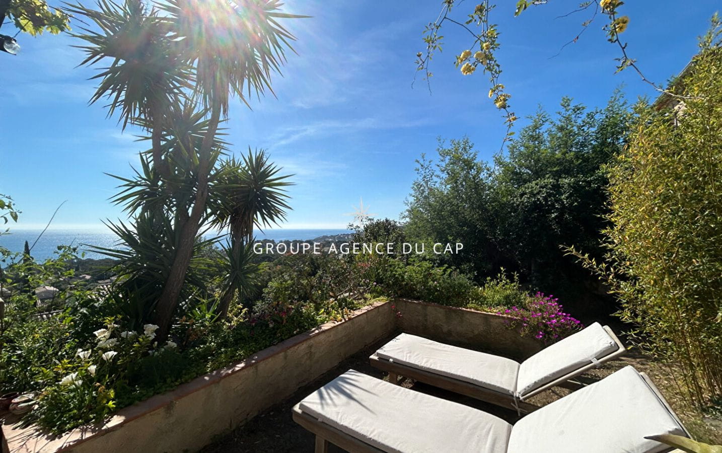 A VENDRE VILLA DE CHARME DE 160M² AVEC VUE MER 4 CHAMBRES AUX ISSAMBRES Image 3