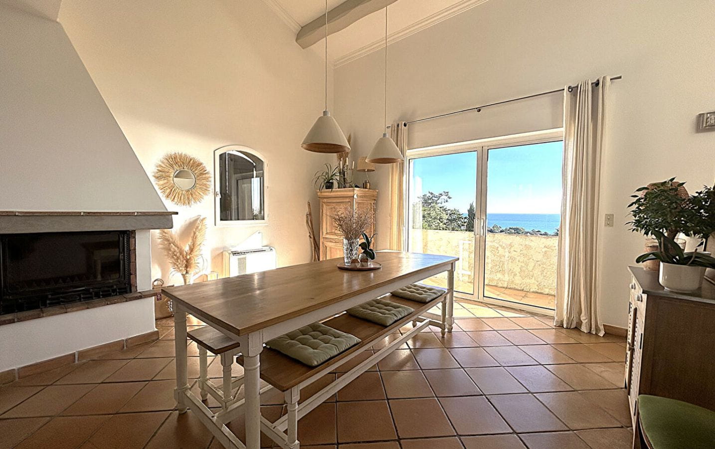 A VENDRE VILLA DE CHARME DE 160M² AVEC VUE MER 4 CHAMBRES AUX ISSAMBRES Image 5