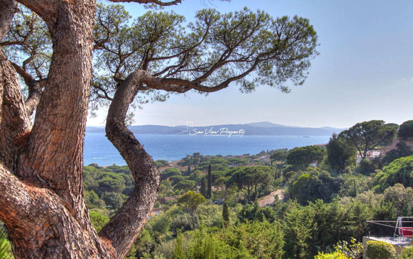 Villa a sainte maxime de 242m2 de type provencale vue sur le golfe de sainte tropez Image 1