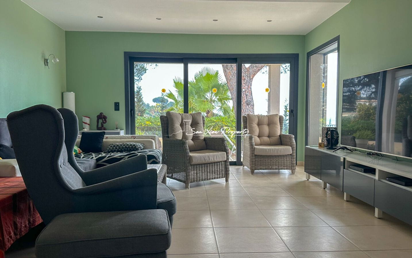 Villa a sainte maxime de 242m2 de type provencale vue sur le golfe de sainte tropez Image 3