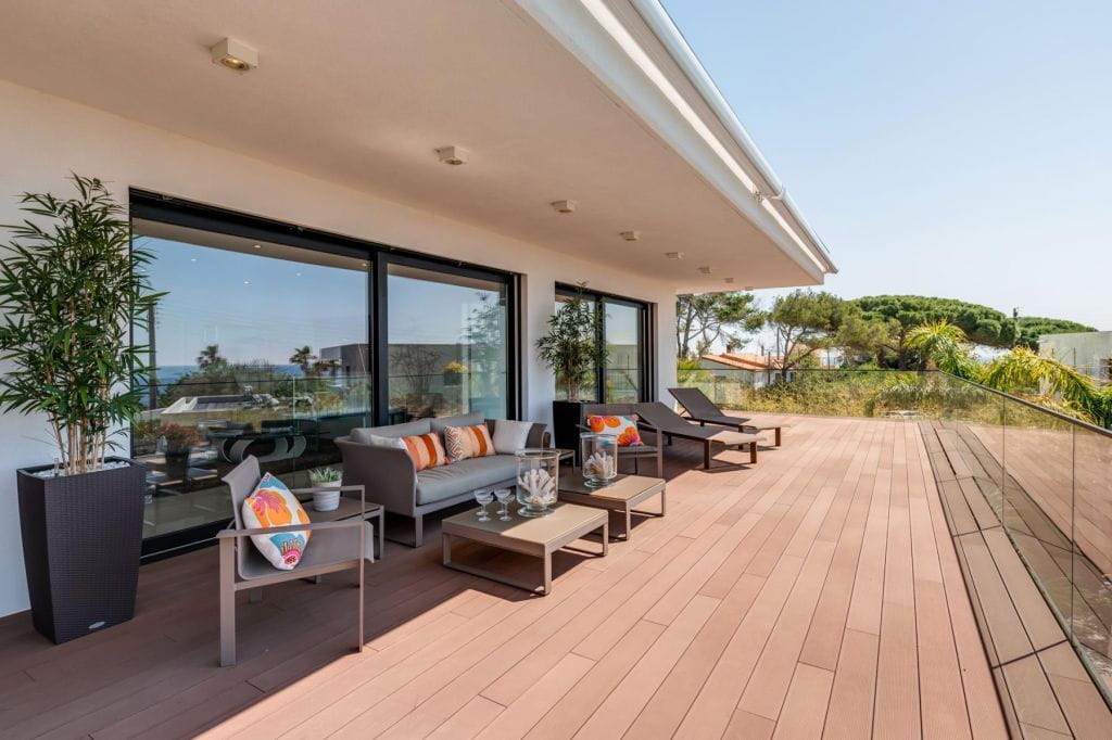 FOR SALE VILLA WITH SEA VIEW IN LES ISSAMBRES 6 ROOMS EN SUITE BEDROOMS POOL GARAGE WALK TO THE BEACHES Image 2