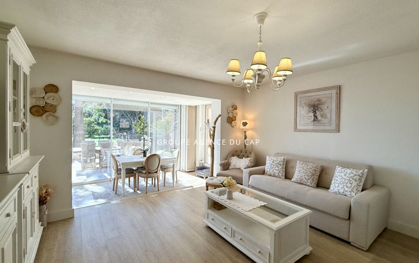 MAZET SEA VIEW IN SECURE RESIDENCE WITH POOL AND TENNIS COURT 2 BEDROOMS, IN LES ISSAMBRES Image 2