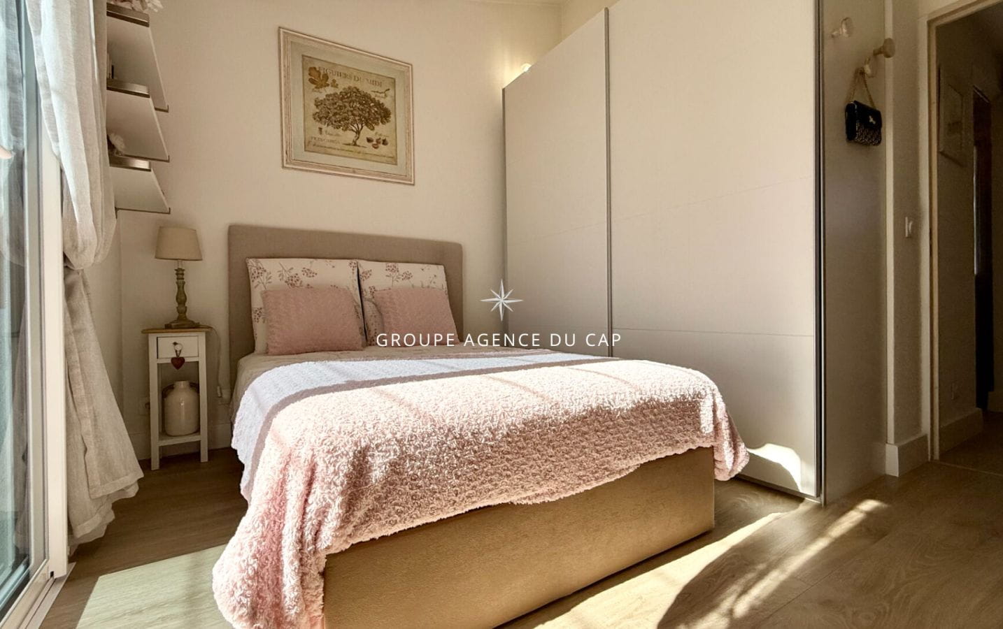 MAZET SEA VIEW IN SECURE RESIDENCE WITH POOL AND TENNIS COURT 2 BEDROOMS, IN LES ISSAMBRES Image 5