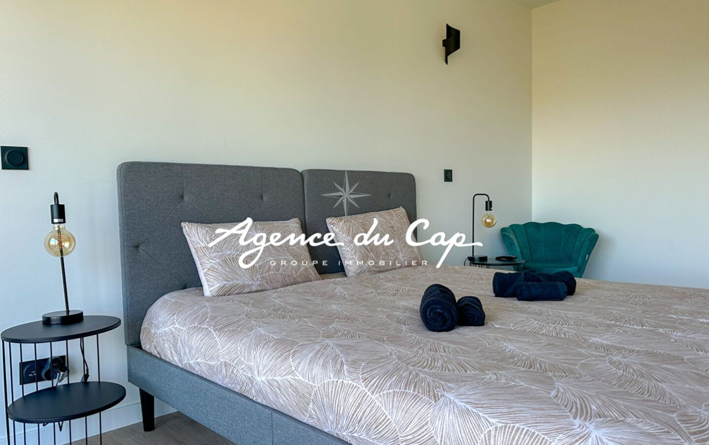 VILLA CONTEMPORAINE 7 PIECES DONT 5 CHAMBRES  AVEC PISCINE, A SAINTE MAXIME Image 7