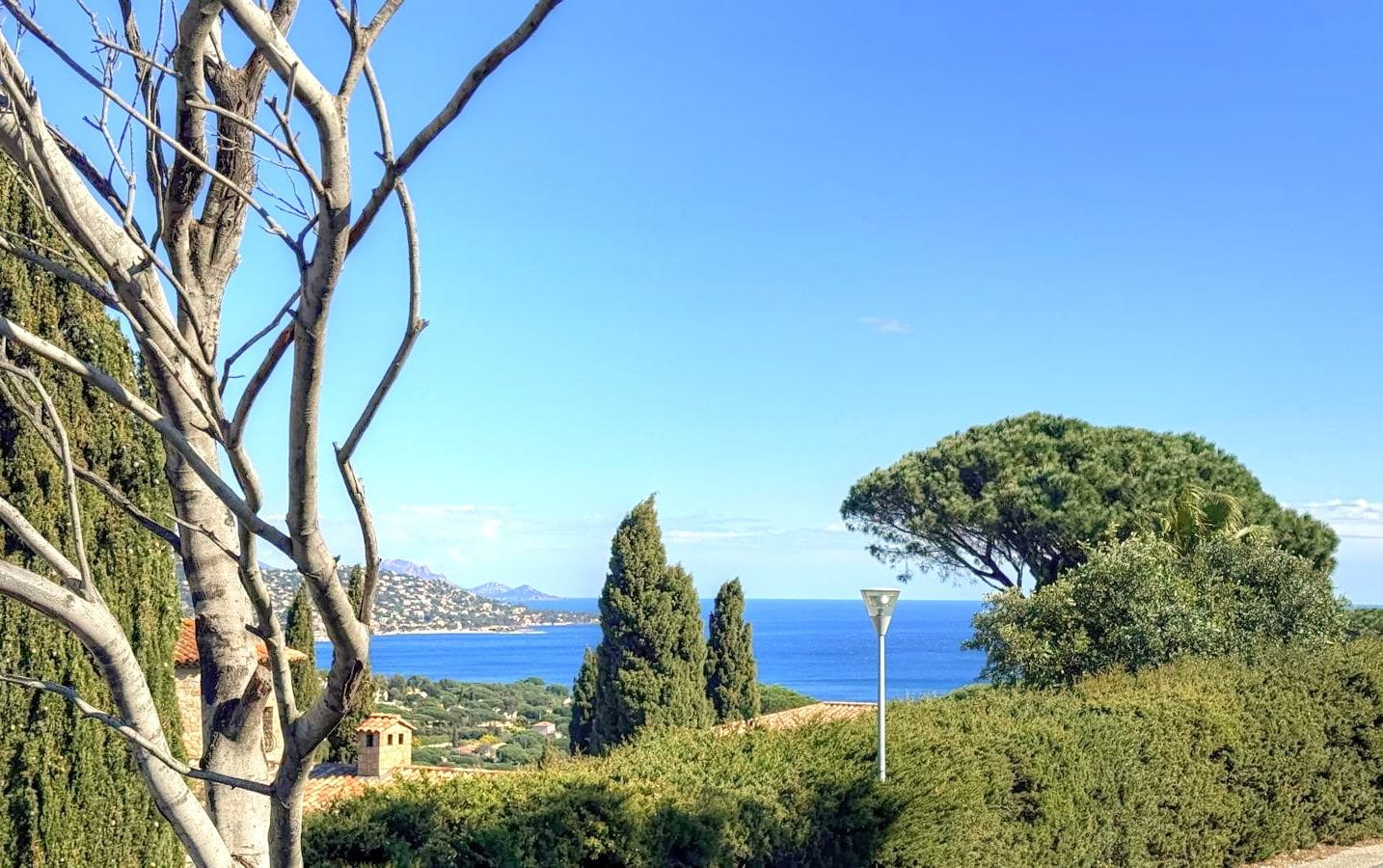 VILLA MODERNE AVEC VUE MER 6 PIÈCES 5 CHAMBRES PISCINE, À SAINTE MAXIME Image 0