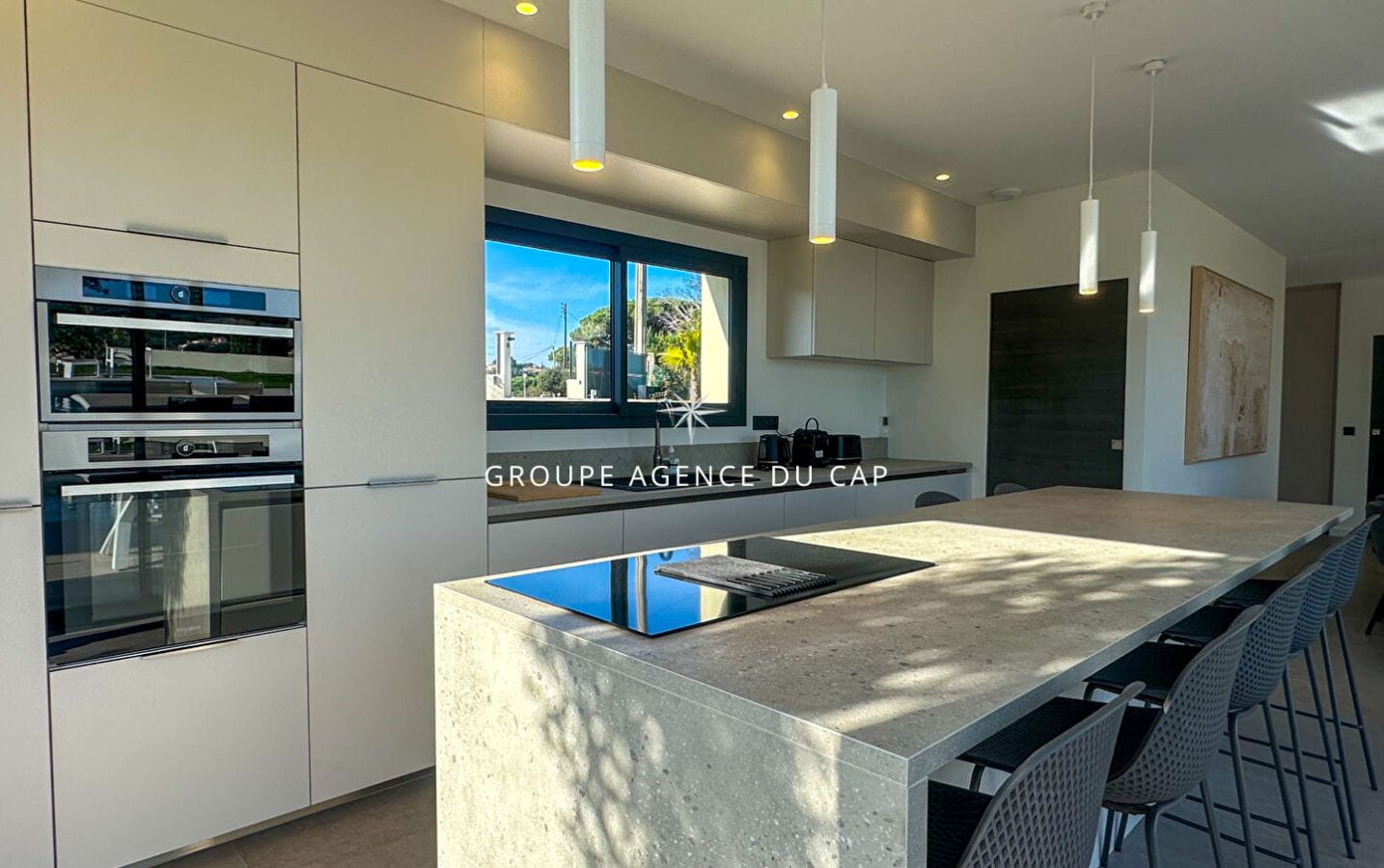 VILLA MODERNE AVEC VUE MER 6 PIÈCES 5 CHAMBRES PISCINE, À SAINTE MAXIME Image 4