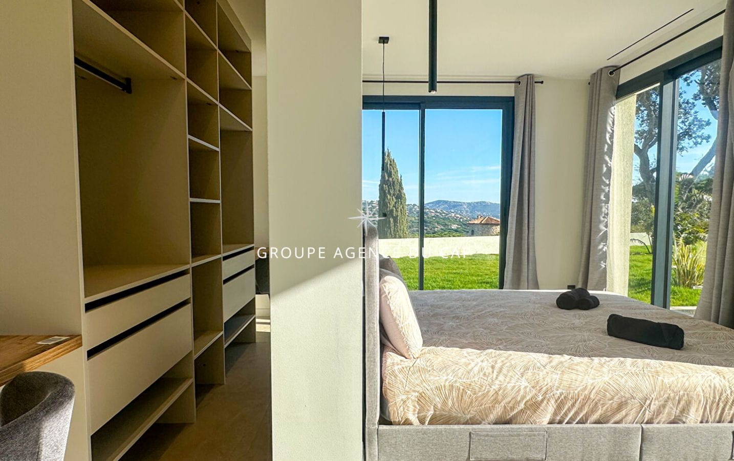 VILLA MODERNE AVEC VUE MER 6 PIÈCES 5 CHAMBRES PISCINE, À SAINTE MAXIME Image 6