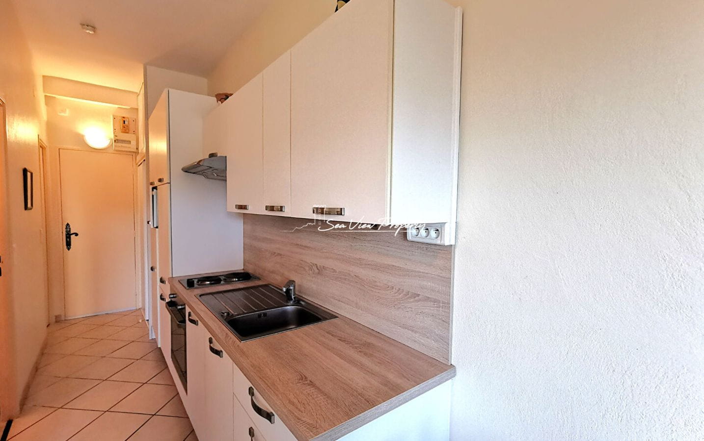 Appartement 1 pièce dans une résidence privée avec piscine, a Saint-Aygulf Image 3