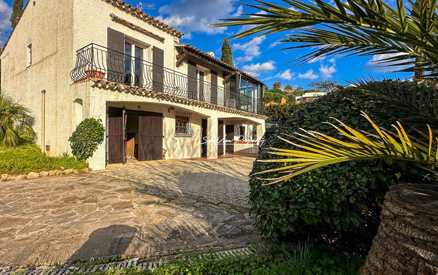 Villa de 106m2 divisée en 2 appartements avec aperçu mer, située aux Issambres Image 2