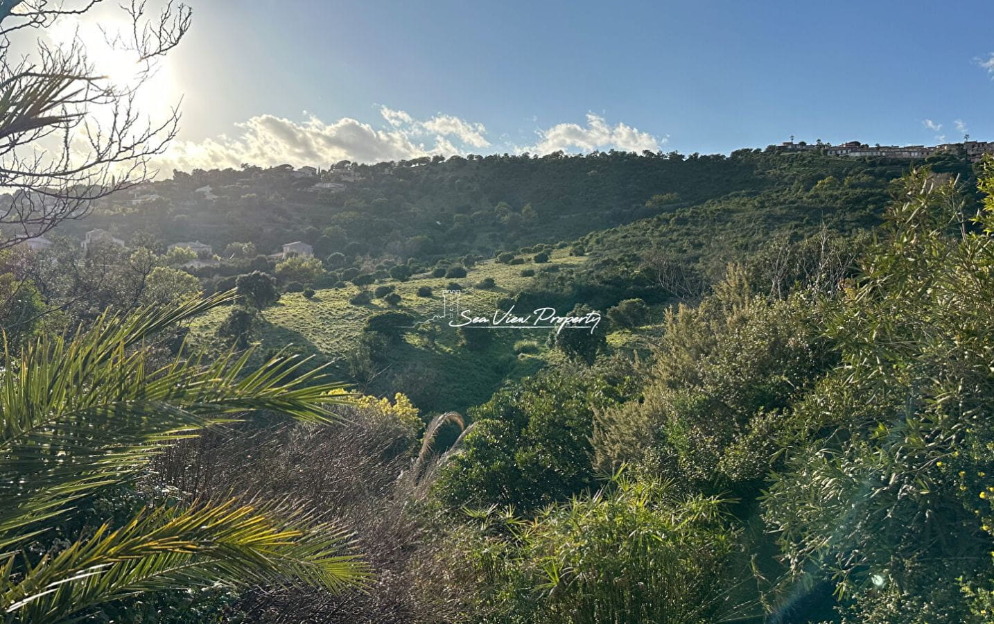 Villa de 106m2 divisée en 2 appartements avec aperçu mer, située aux Issambres Image 3