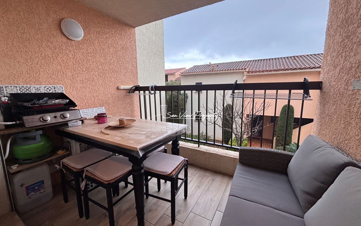 A vendre appartement 2 pieces + cabine + parking prive residence avec piscine tennis aux Issambres Image 1
