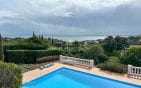 VILLA RÉNOVÉE AVEC VUE MER 230M2 4 CHAMBRES PISCINE GARAGE ET BOULODROME, AUX ISSAMBRES Min 14