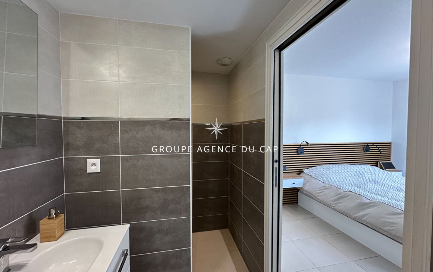 À VENDRE – APPARTEMENT ROOFTOP DE 115M²  AVEC 3 CHAMBRES À PIED DES PLAGES ET DES COMMERCES Image 10