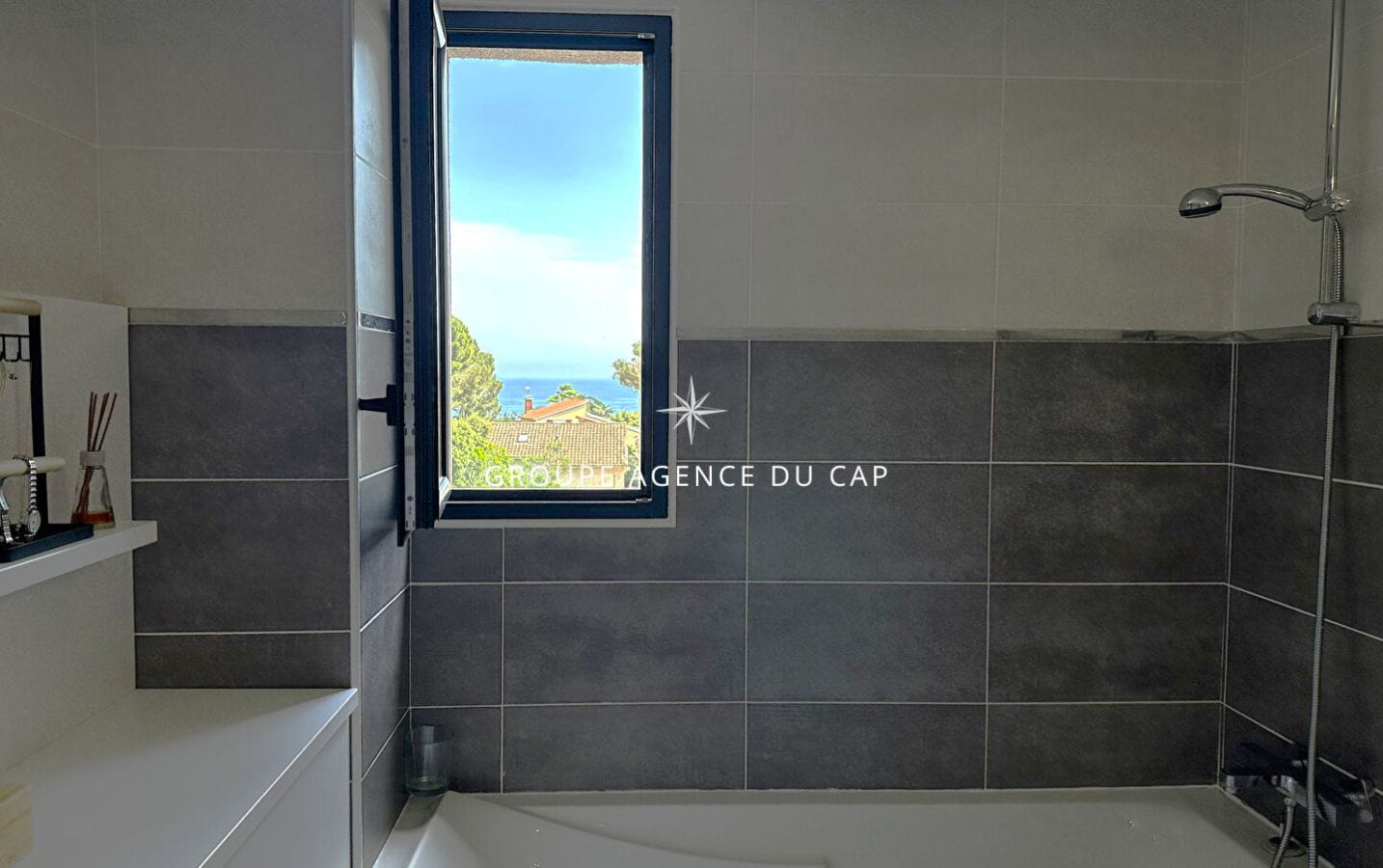 A VENDRE – APPARTEMENT ROOFTOP DE 115M²  AVEC 3 CHAMBRES A PIED DES PLAGES ET DES COMMERCES Image 12