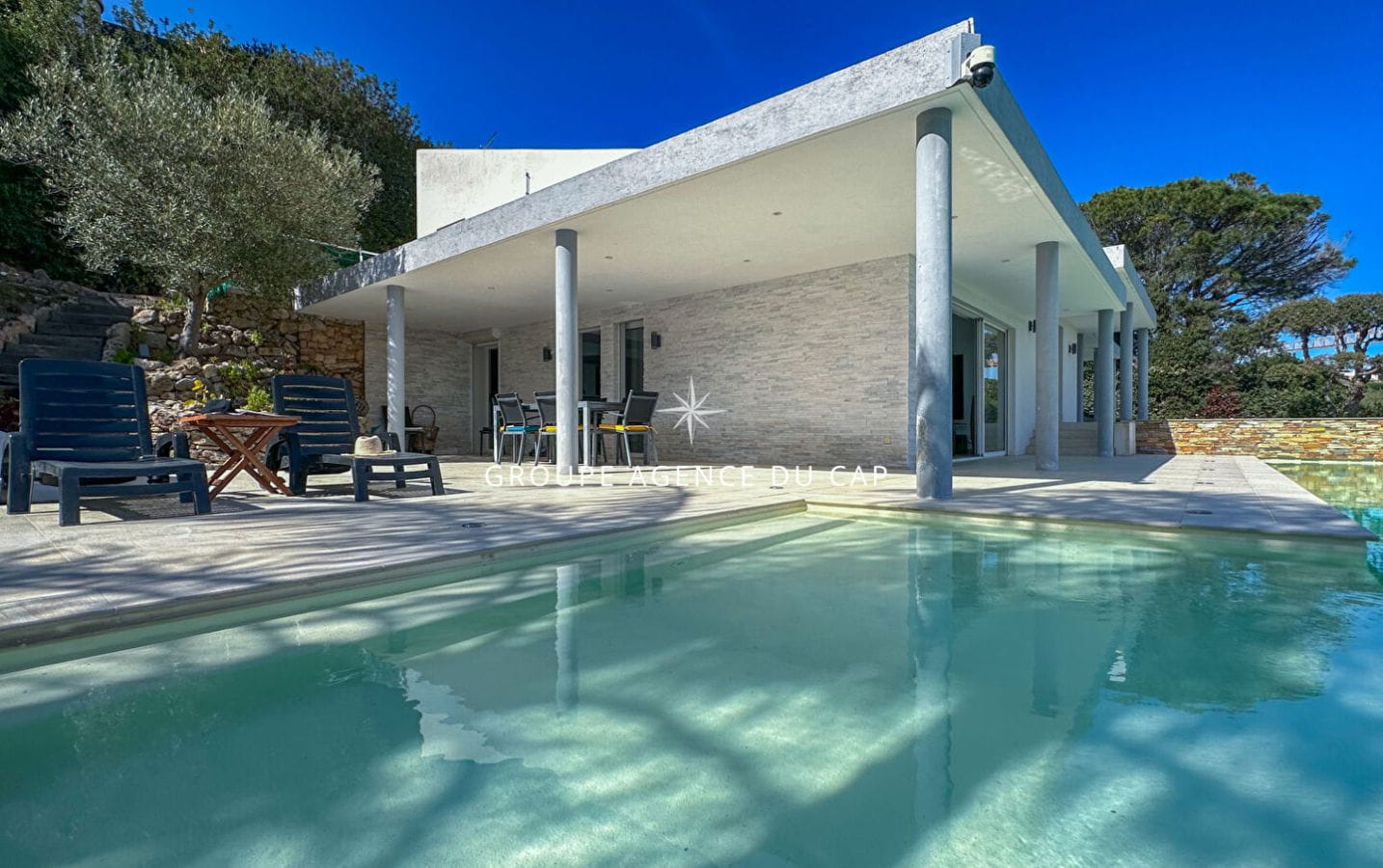 À VENDRE VILLA CONTEMPORAINE 5 CHAMBRES GARAGE DOUBLE PISCINE VUE MER LES ISSAMBRES Image 13