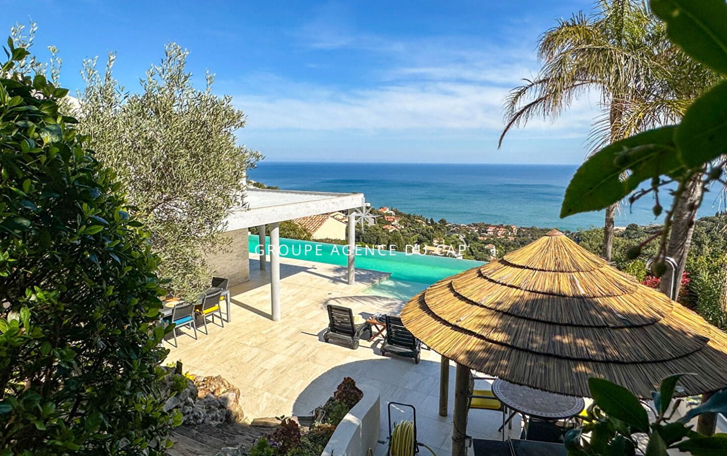 À VENDRE VILLA CONTEMPORAINE 5 CHAMBRES GARAGE DOUBLE PISCINE VUE MER LES ISSAMBRES Image 2