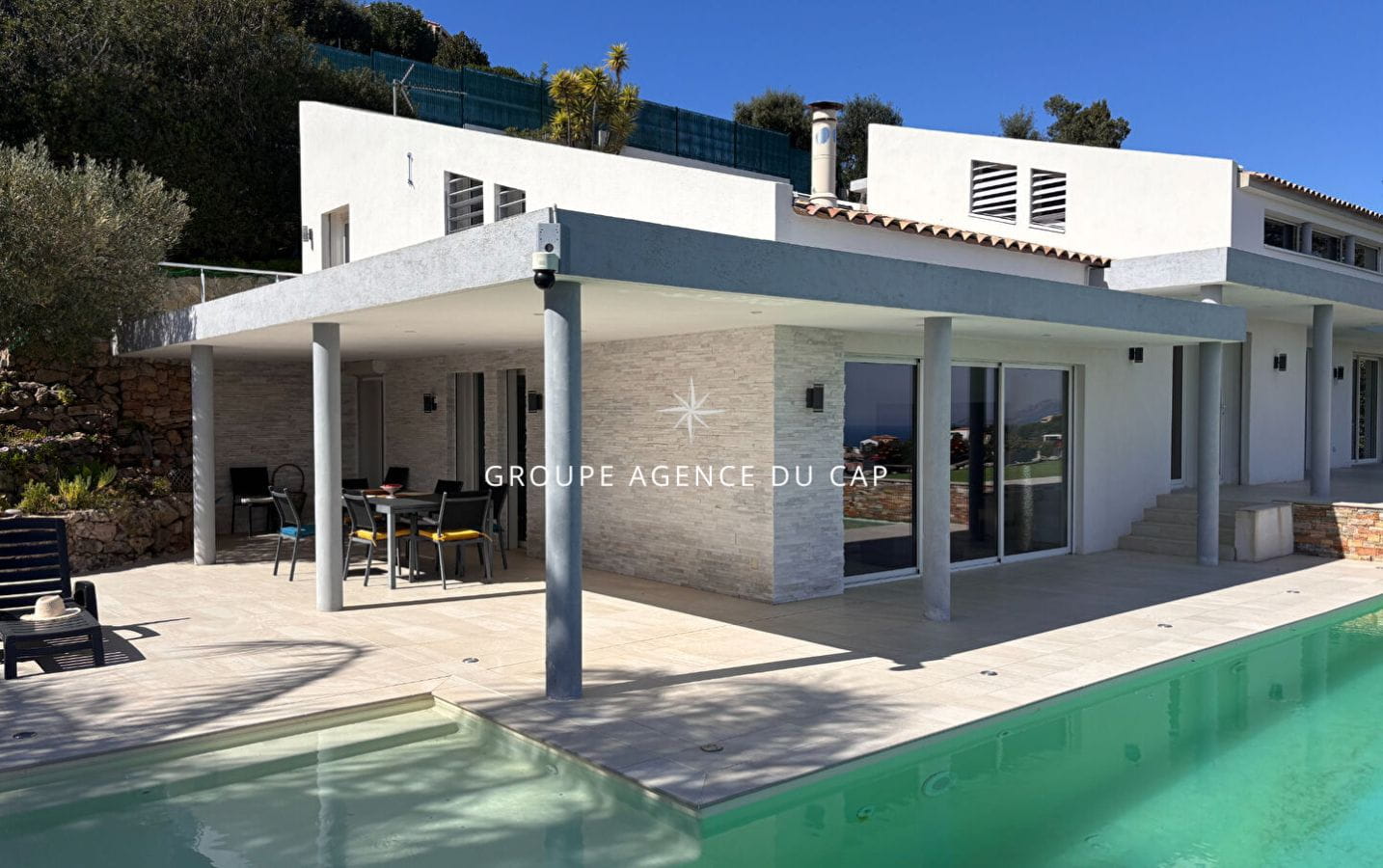 FOR SALE CONTEMPORARY VILLA 5 BEDROOMS DOUBLE GARAGE POOL SEA VIEW LES ISSAMBRES Image 12