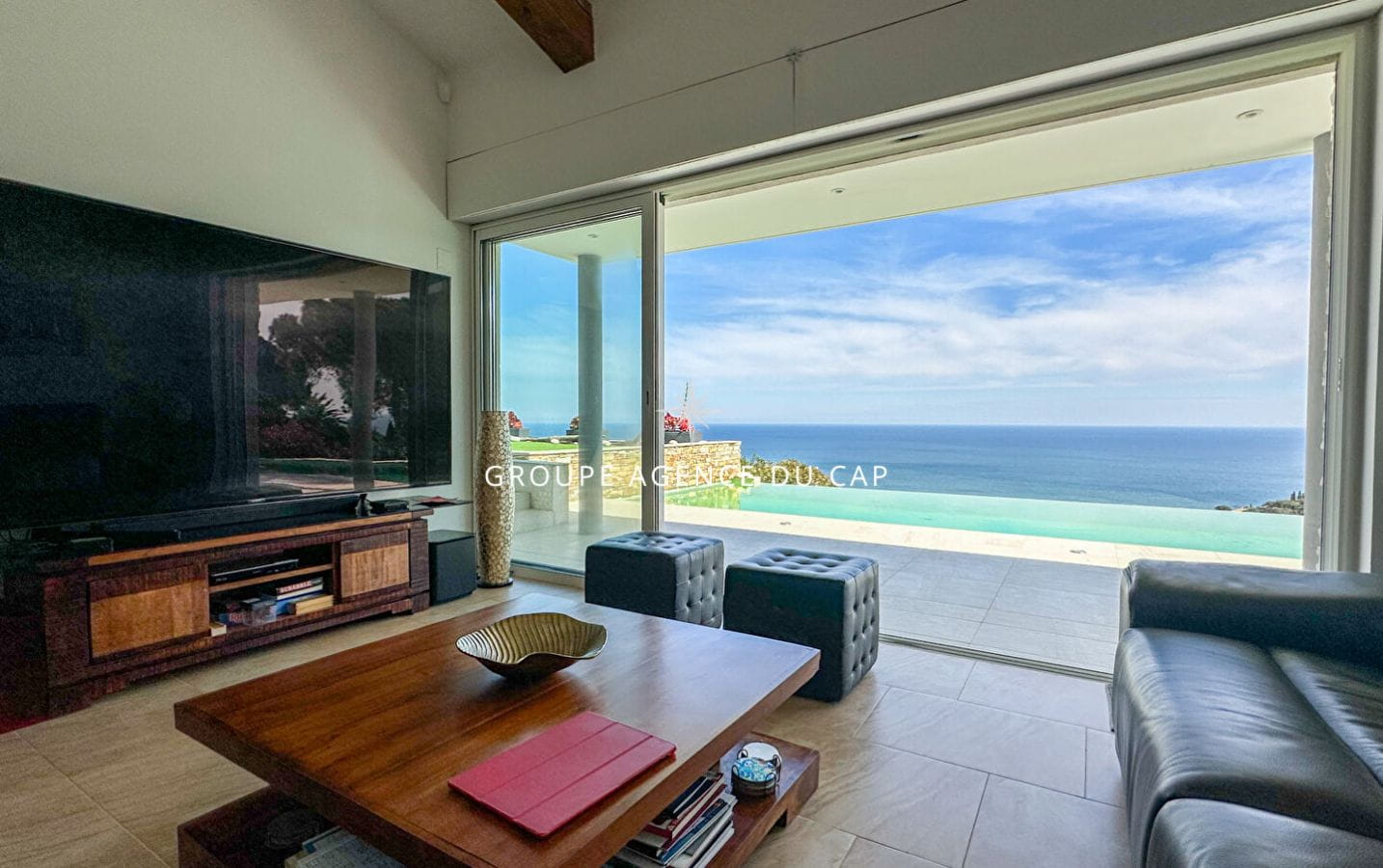 FOR SALE CONTEMPORARY VILLA 5 BEDROOMS DOUBLE GARAGE POOL SEA VIEW LES ISSAMBRES Image 2