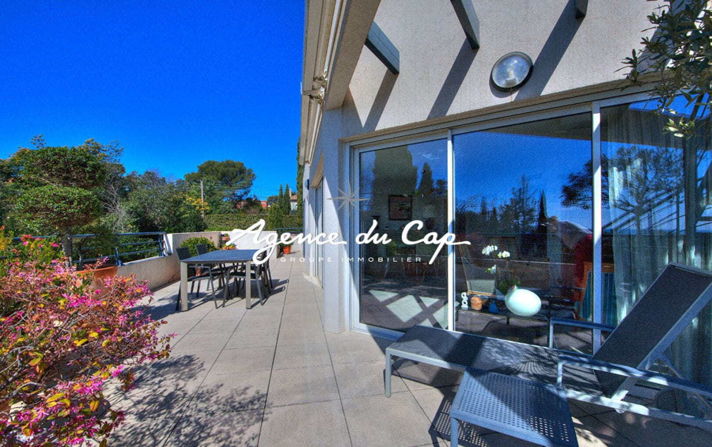 SAINT RAPHAEL APPARTEMENT  VUE MER Image 1