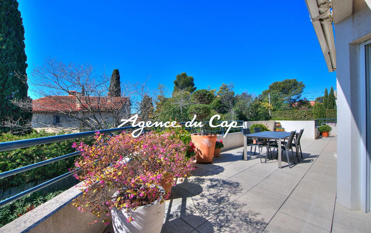 SAINT RAPHAEL APPARTEMENT  VUE MER Image 11