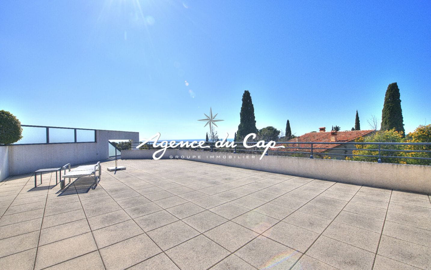 SAINT RAPHAEL APPARTEMENT  VUE MER Image 12