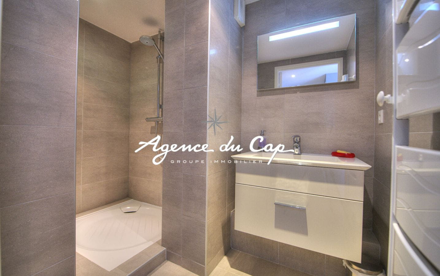 SAINT RAPHAEL APPARTEMENT  VUE MER Image 6