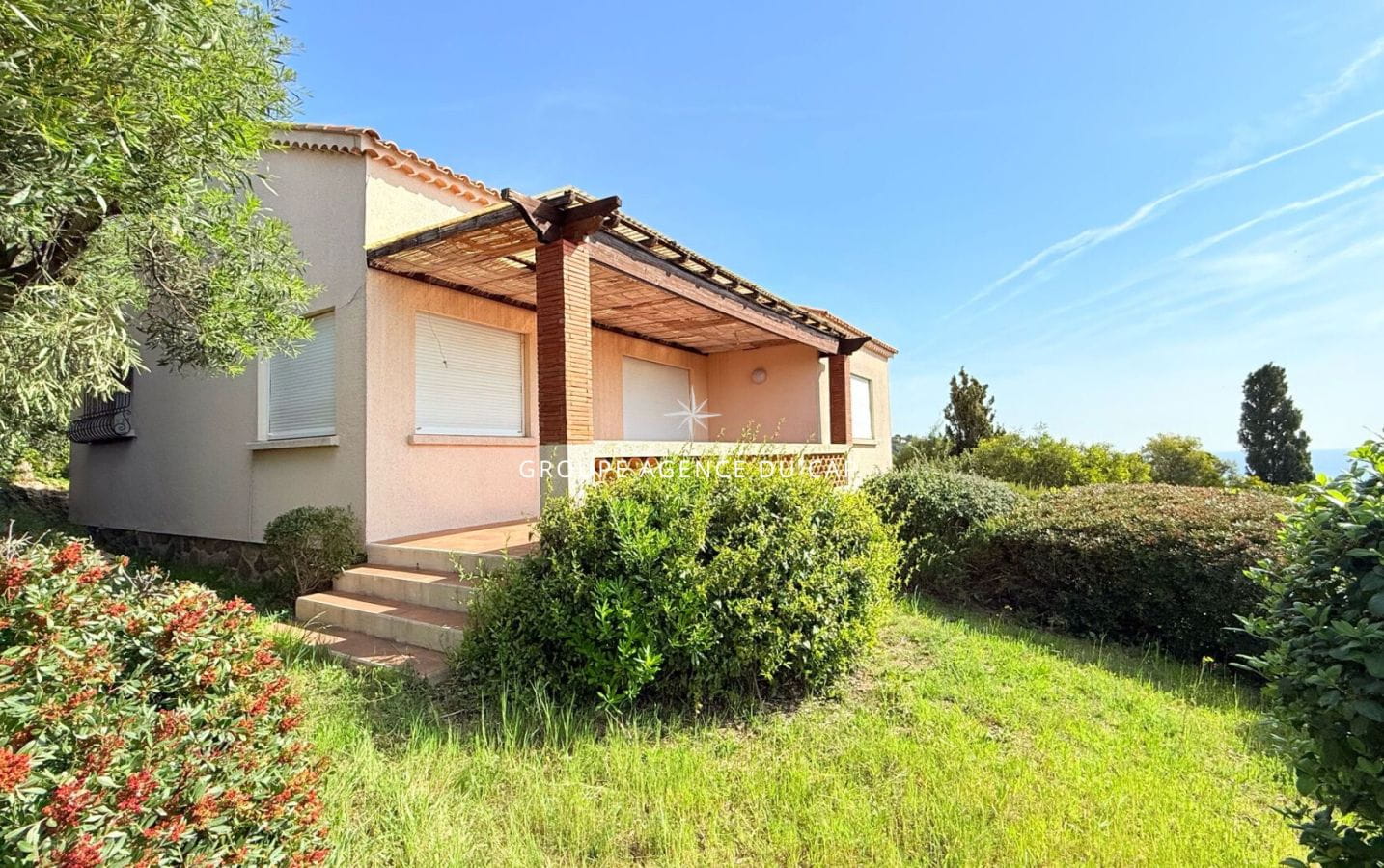 À VENDRE VILLA VUE MER PANORAMIQUE GOLFE ST TROPEZ GARAGE, AUX ISSAMBRES Image 1