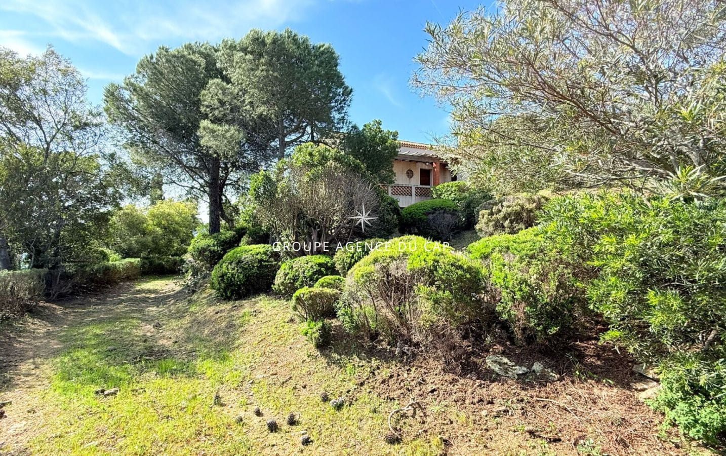 À VENDRE VILLA VUE MER PANORAMIQUE GOLFE ST TROPEZ GARAGE, AUX ISSAMBRES Image 2