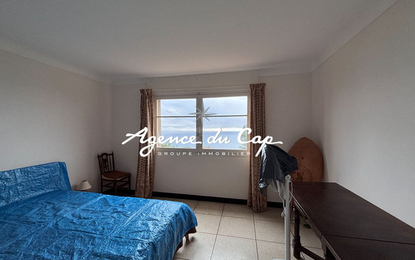 FOR SALE VILLA WITH PANORAMIC SEA VIEW OF THE GULF OF ST TROPEZ, GARAGE, LES ISSAMBRES Image 8