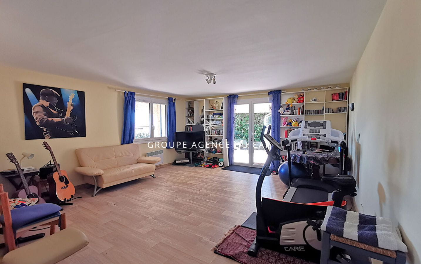 FOR SALE 10-ROOM VILLA 7 DOUBLE BEDROOMS LIVING ROOM GARAGE GAMES ROOM POOL PANORAMIC SEA VIEW IN SAINT AYGULF Image 8