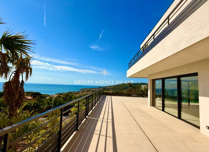 VILLLA VUE MER PANORAMIQUE 7 CHAMBRES PISCINE TRIPLE GARAGE, AUX ISSAMBRES