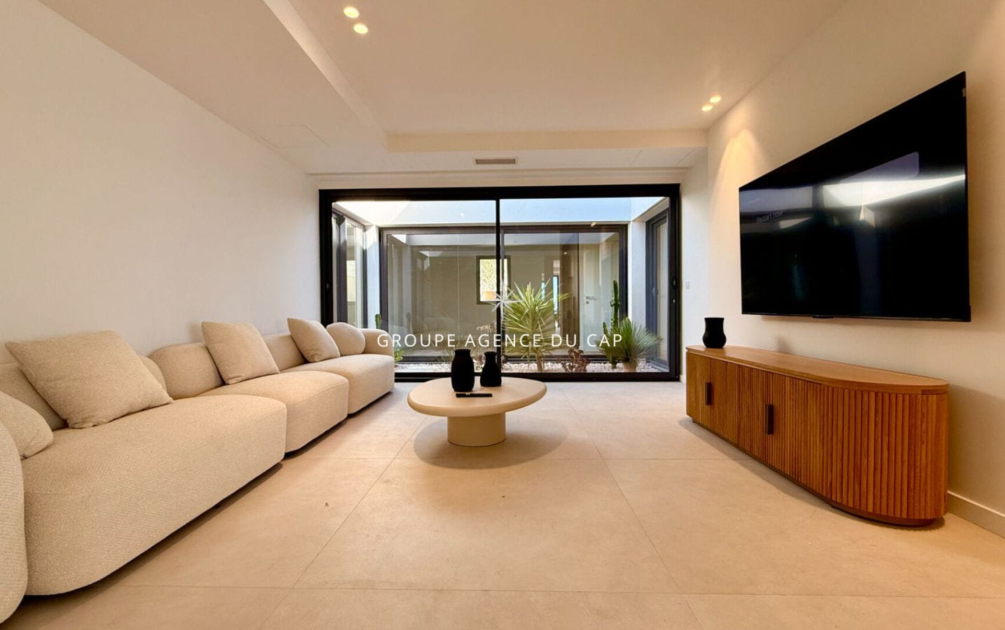 VILLLA VUE MER PANORAMIQUE 7 CHAMBRES PISCINE TRIPLE GARAGE, AUX ISSAMBRES Image 9