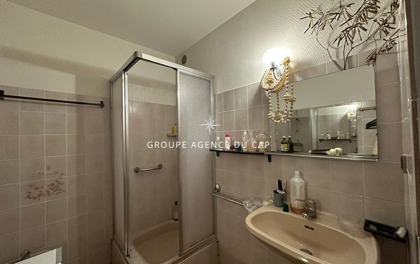 OFFRE ACCEPTEE EN ATTENTE D’UN COMPROMIS DE VENTE – À VENDRE VILLA À RENOVER VUE MER 6 PIÈCES PISCINE GARAGE, AUX ISSAMBRES Image 12