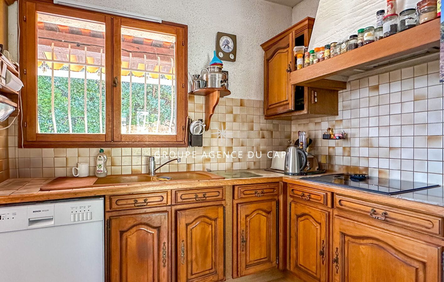 OFFRE ACCEPTEE EN ATTENTE D’UN COMPROMIS DE VENTE – À VENDRE VILLA À RENOVER VUE MER 6 PIÈCES PISCINE GARAGE, AUX ISSAMBRES Image 7