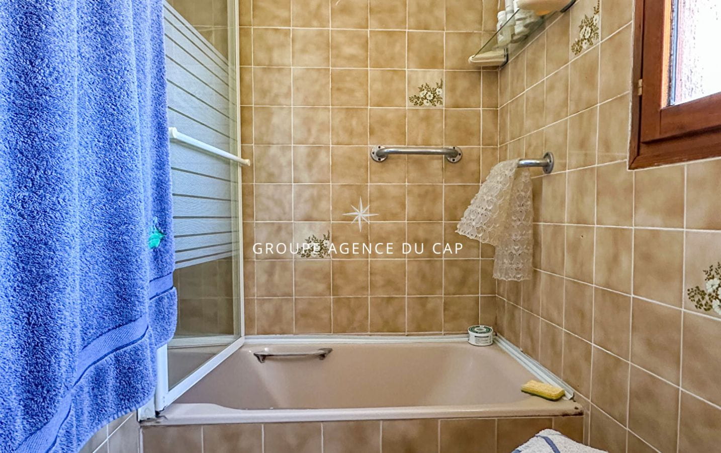 OFFRE ACCEPTEE EN ATTENTE D’UN COMPROMIS DE VENTE – À VENDRE VILLA À RENOVER VUE MER 6 PIÈCES PISCINE GARAGE, AUX ISSAMBRES Image 9