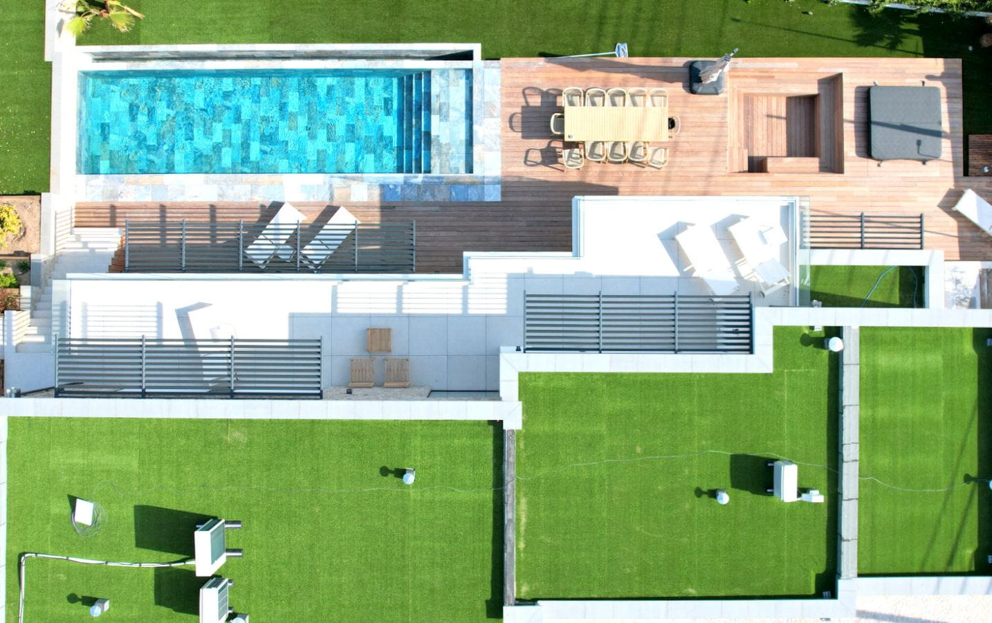 260M2 VILLA WITH SEA VIEW, POOL, JACUZZI, 300 METERS FROM THE BEACHES OF LES ISSAMBRES Image 4