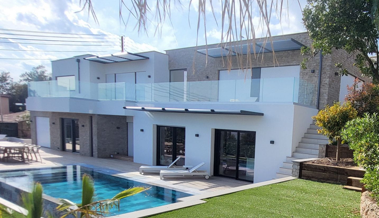 260M2 VILLA WITH SEA VIEW, POOL, JACUZZI, 300 METERS FROM THE BEACHES OF LES ISSAMBRES Image 6