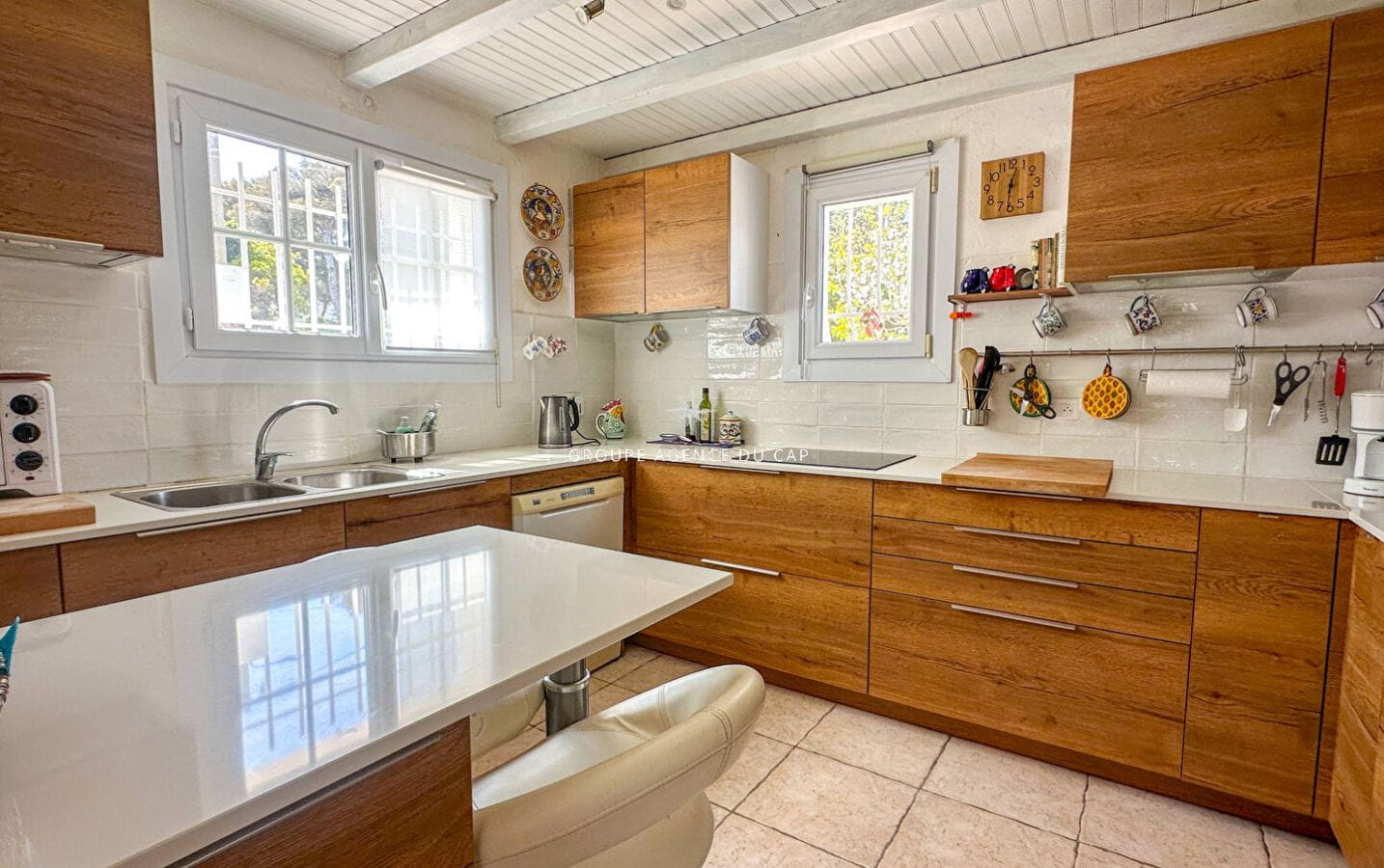 VILLA 120 M² AVEC PISCINE ET GARAGE PROCHE MER LES ISSAMBRES Image 4