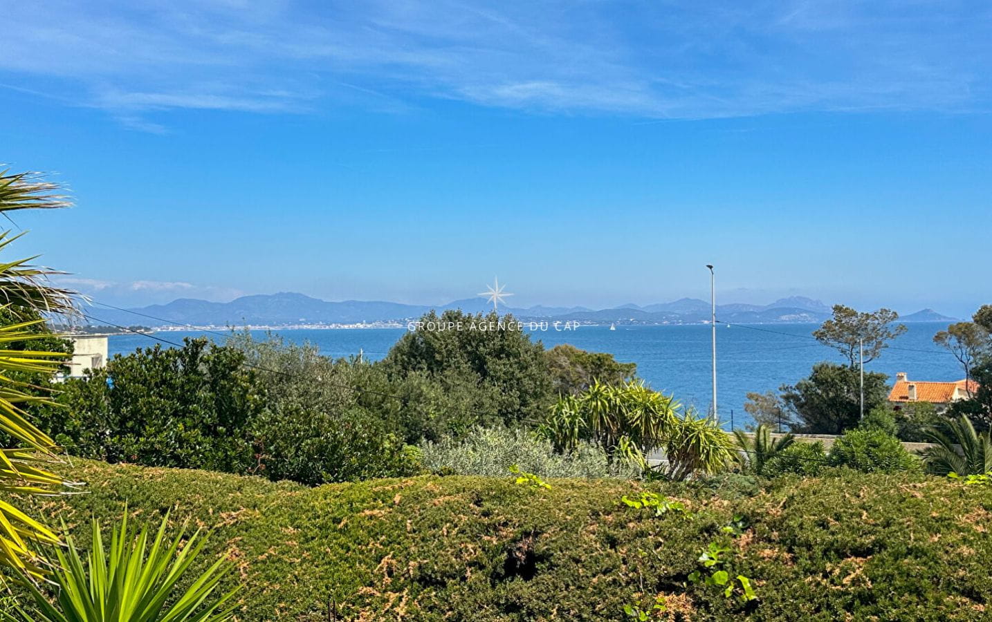 VILLA 120 M² AVEC PISCINE ET GARAGE PROCHE MER LES ISSAMBRES Image 0