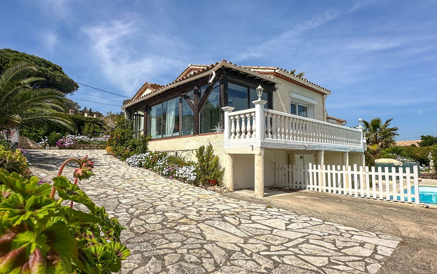 VILLA 120 M² AVEC PISCINE ET GARAGE PROCHE MER LES ISSAMBRES Image 8