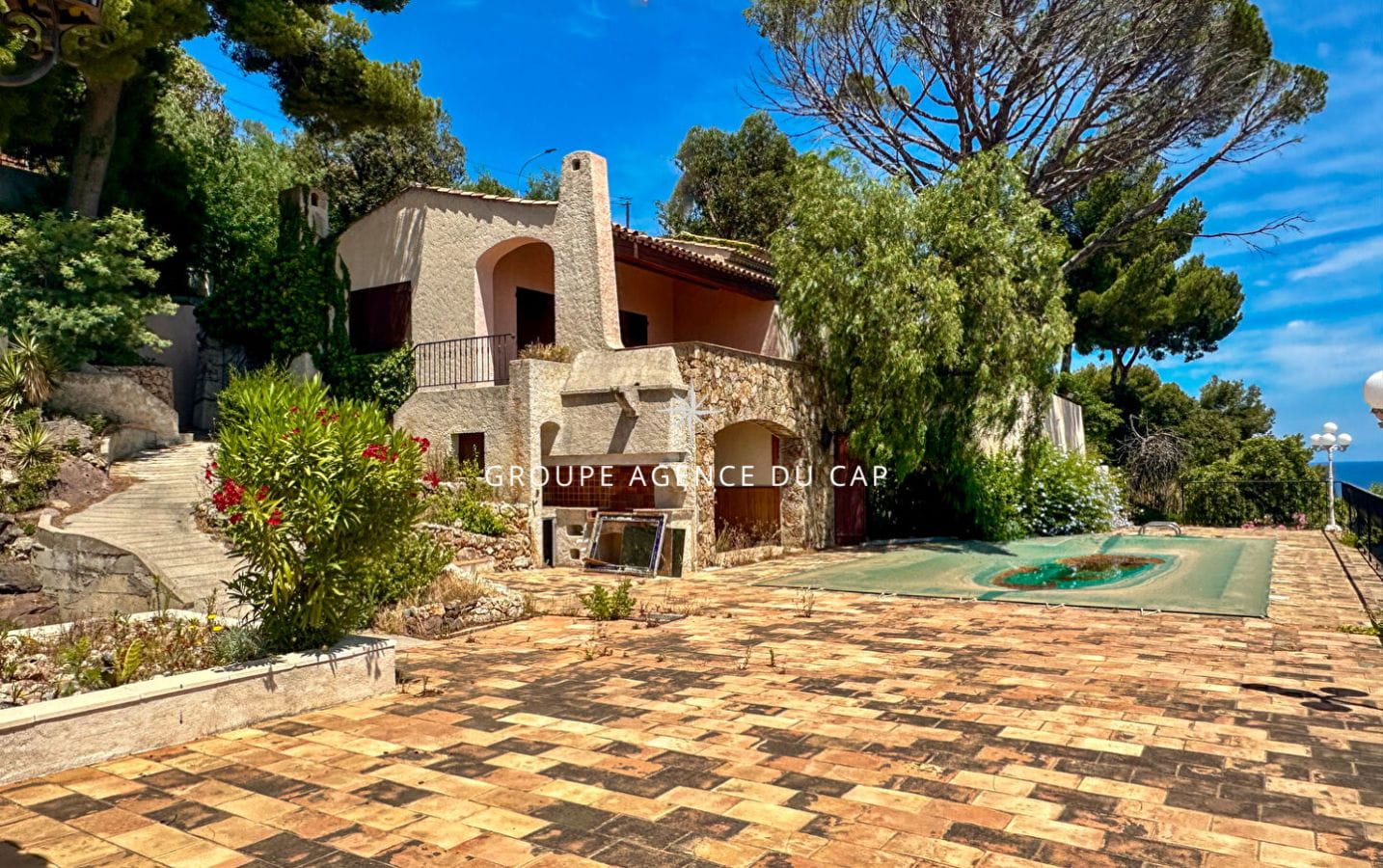 UNDER OFFER – LES ISSAMBRES PROVENÇAL VILLA TO RENOVATE WITH PANORAMIC SEA VIEW OVER THE GULF OF SAINT TROPEZ SWIMMING POOL GARAGE Image 2