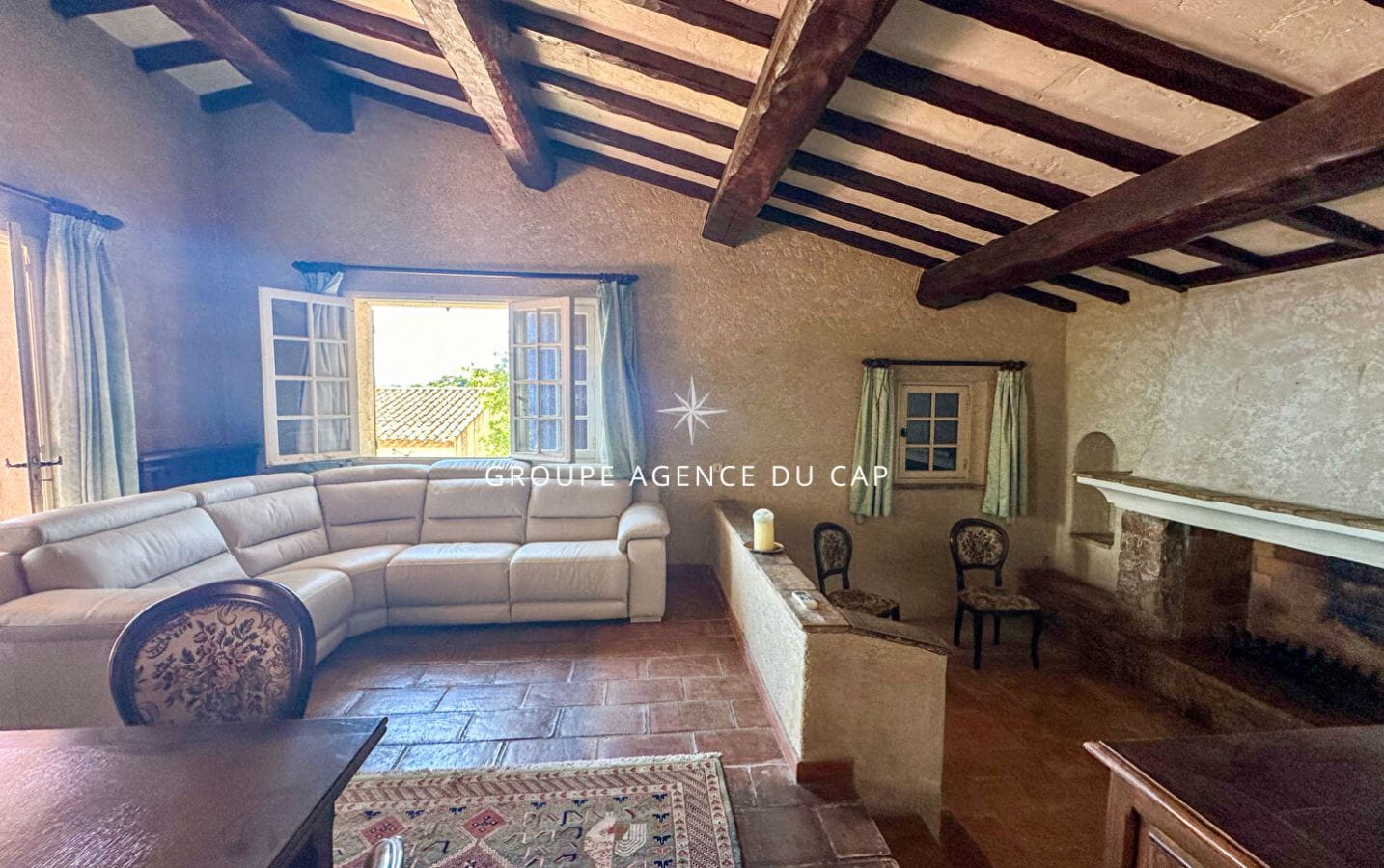 SOUS COMPROMIS -LES ISSAMBRES VILLA PROVENÇALE À RÉNOVER AVEC VUE MER PANORAMIQUE SUR LE GOLFE DE SAINT TROPEZ PISCINE GARAGE Image 5