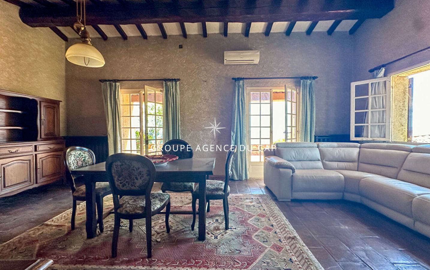 SOUS COMPROMIS -LES ISSAMBRES VILLA PROVENÇALE À RÉNOVER AVEC VUE MER PANORAMIQUE SUR LE GOLFE DE SAINT TROPEZ PISCINE GARAGE Image 7