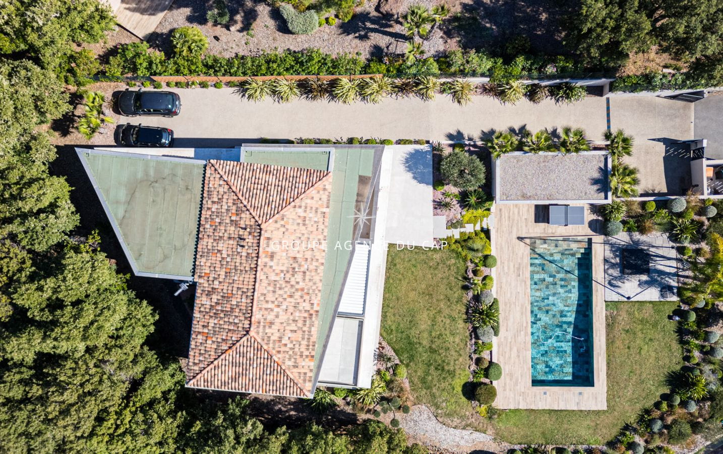 AGAY VUE MER TRES BELLE VILLA CONTEMPORAINE 7 PIECES  5 CHAMBRES PISCINE Image 11