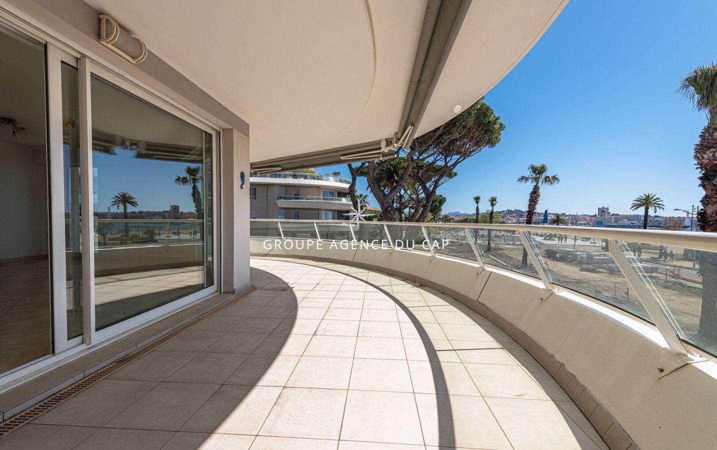 APPARTEMENT VUE MER FREJUS-PLAGES 3 PIECES Image 1