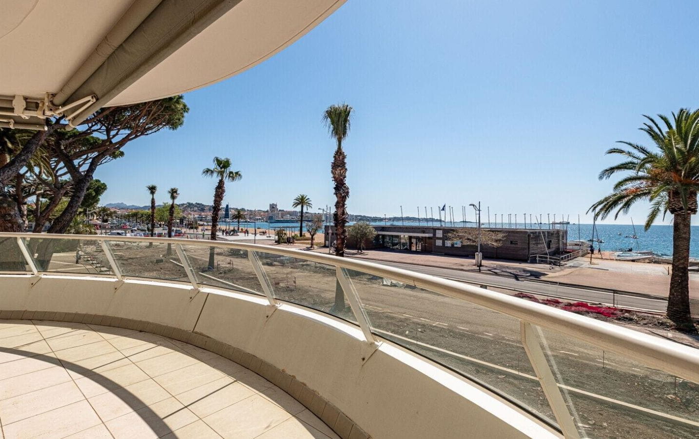 APPARTEMENT VUE MER FREJUS-PLAGES 3 PIECES Image 0