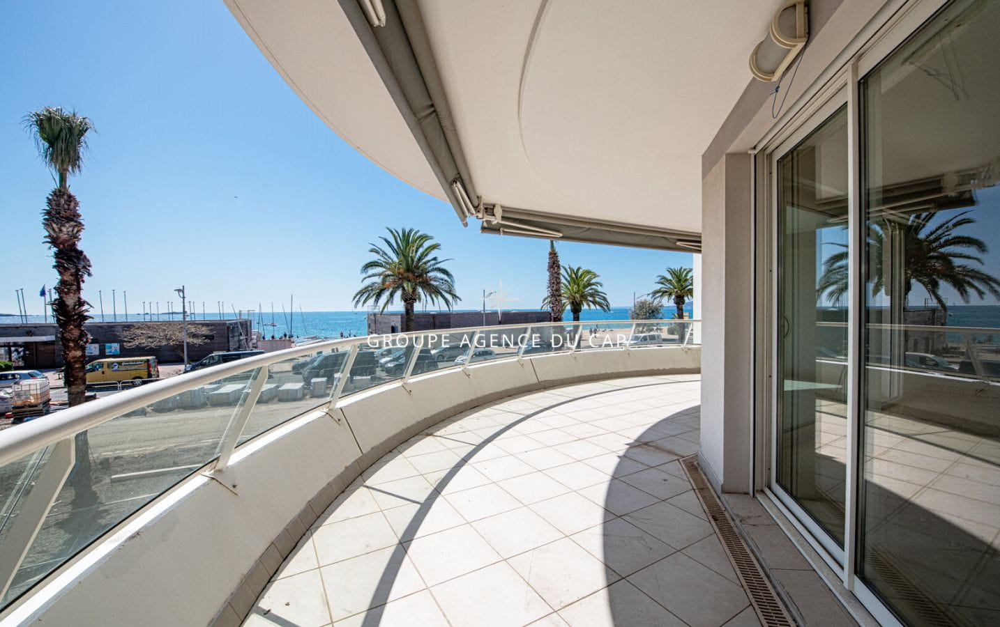 APPARTEMENT VUE MER FREJUS-PLAGES 3 PIECES Image 2