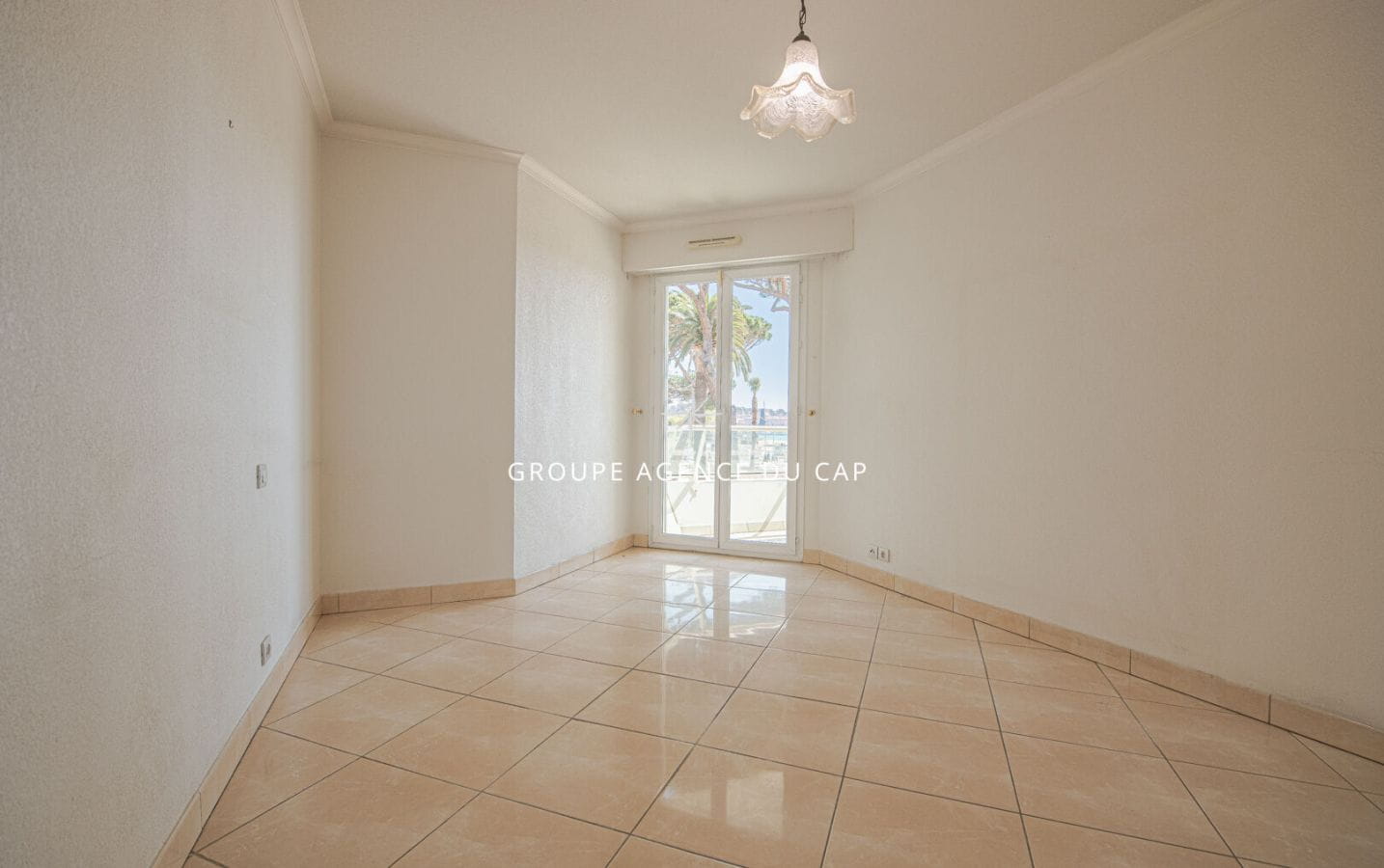 APPARTEMENT VUE MER FREJUS-PLAGES 3 PIECES Image 5